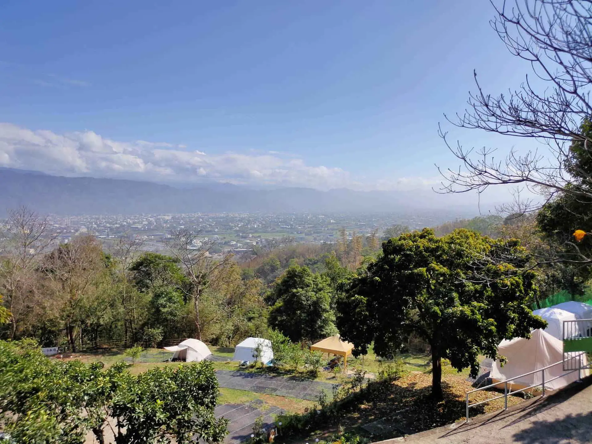 柚香露露西營地日景